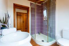 bathroom1-scaled